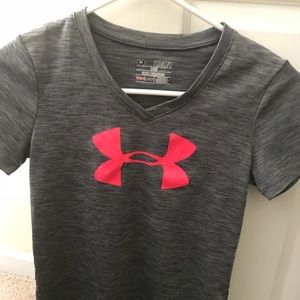 Under armor girls shirt 👚